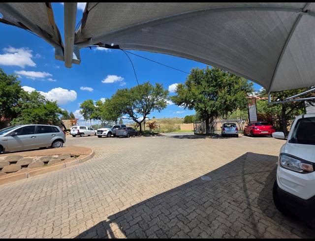 120M² OFFICE TO LET IN LANGENHOVENPARK
